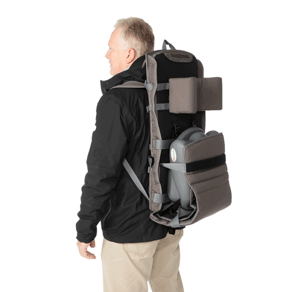 Out & About can be carried with the Liner seat still attached without falling out.